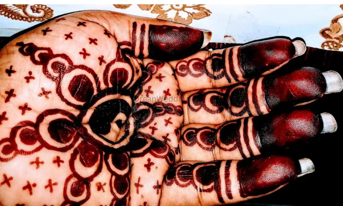 Mehendi artist joysri